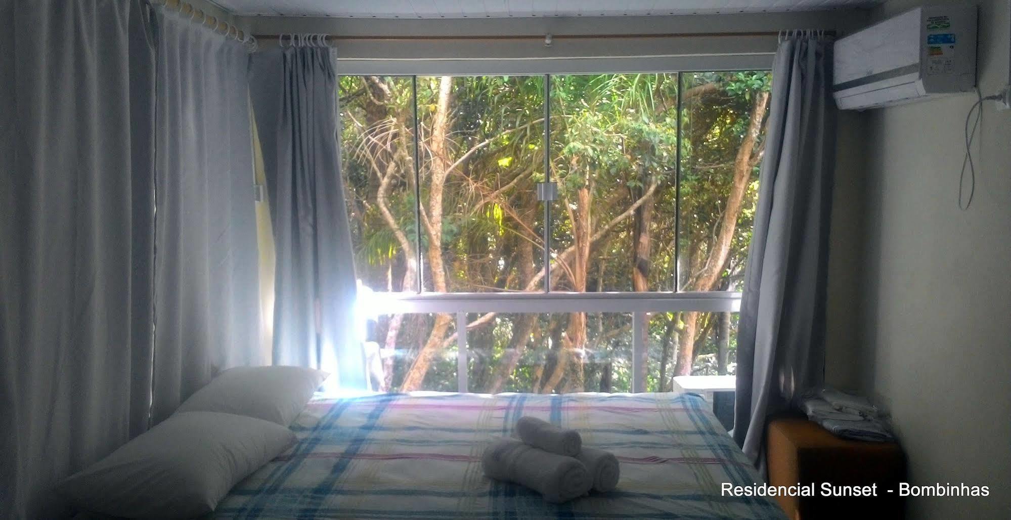 ボンビーニャス Residencial Sunsetアパートホテル エクステリア 写真