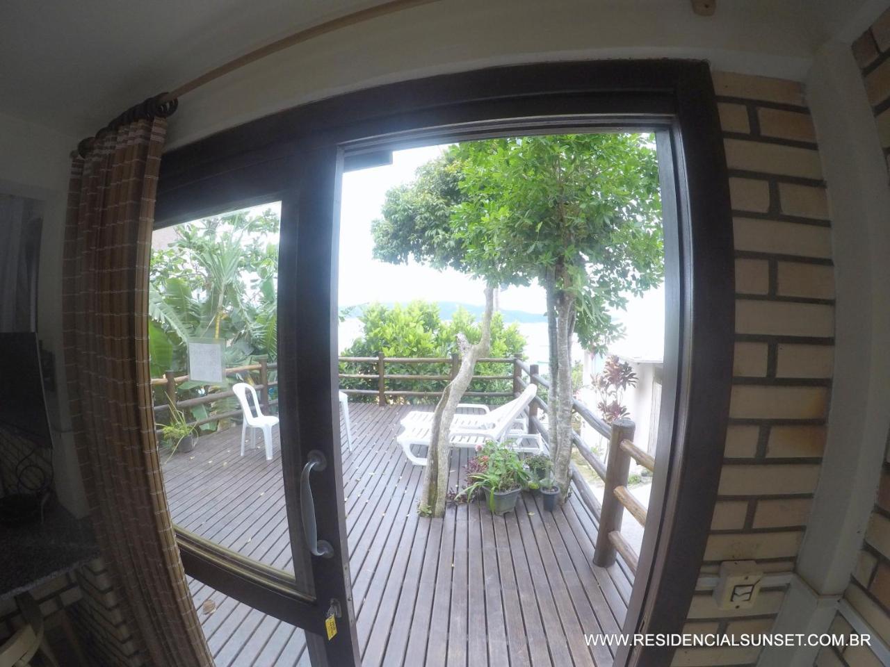 ボンビーニャス Residencial Sunsetアパートホテル エクステリア 写真
